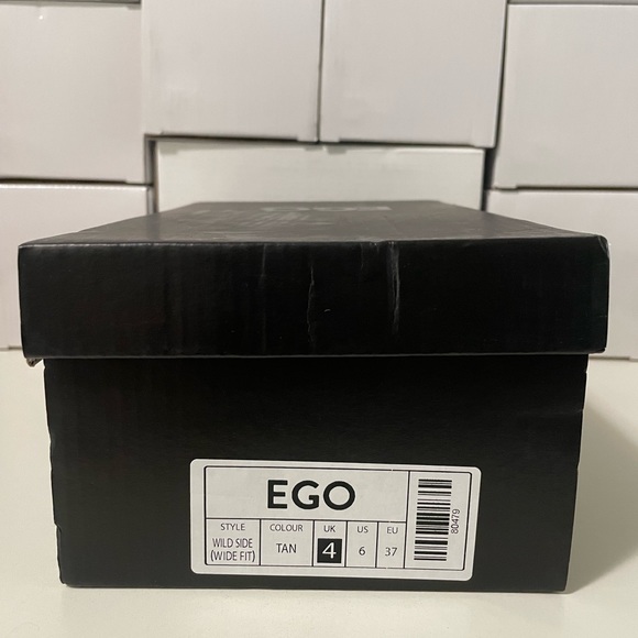 ♥️ Wide Fit Cross Strap Open Toe Round Block Heel in Nude New with Box! - Picture 5 of 10